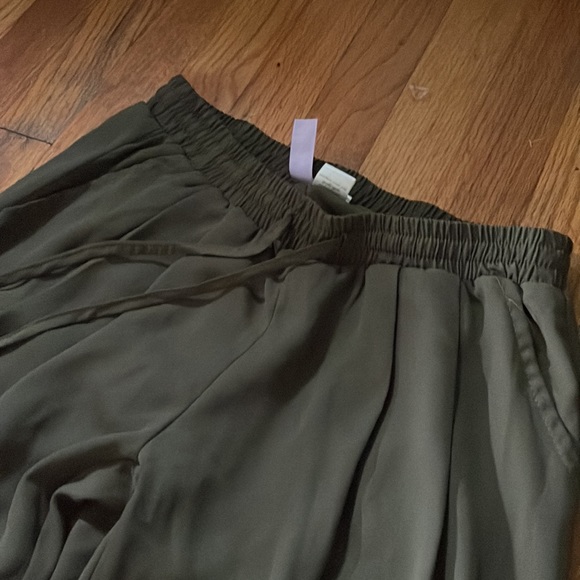 Green low rise mesh pants size medium - Picture 2 of 4